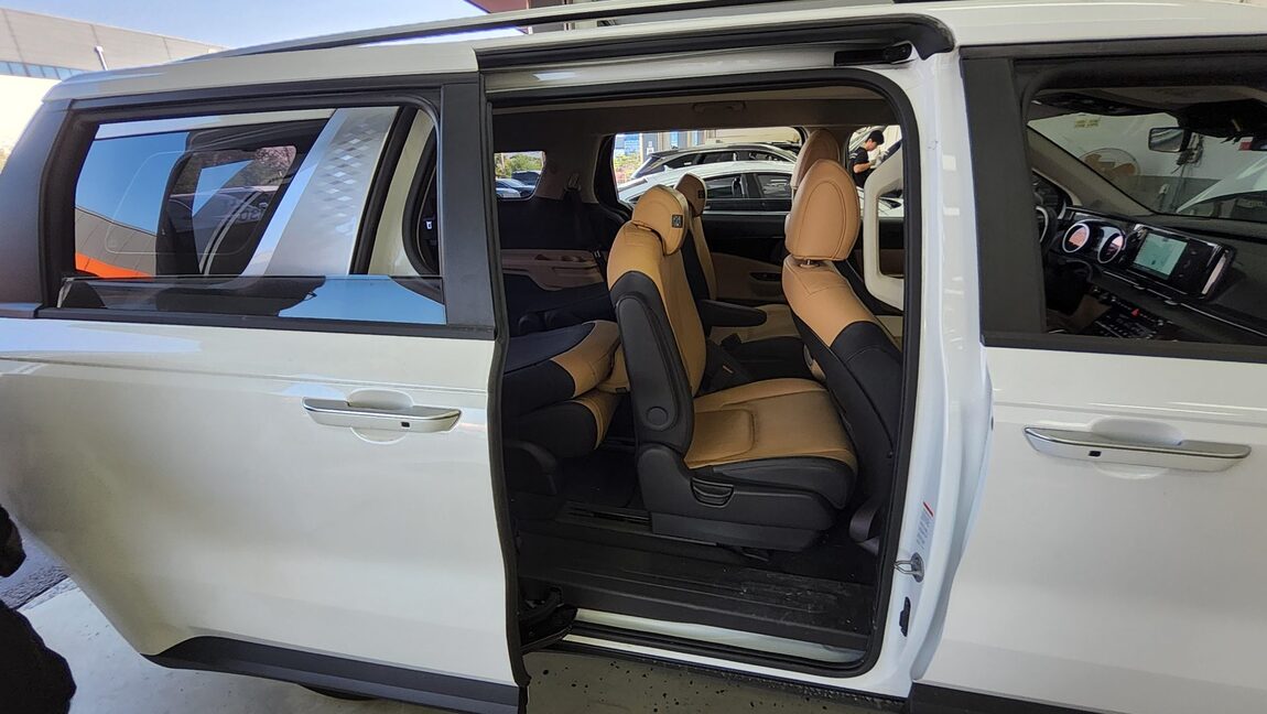 KIA NEW CARNIVAL (KA4) 9-SEATER DIESEL PRESTIGE 2023 - zdjęcie 13