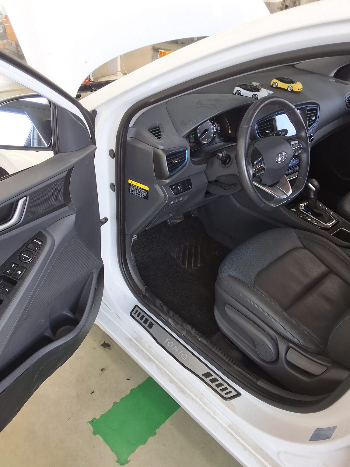 HYUNDAI IONIQ HYBRID N 2017 - zdjęcie 10