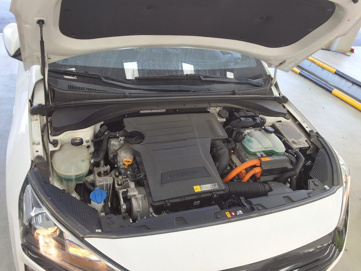 HYUNDAI IONIQ HYBRID N 2017 - zdjęcie 18