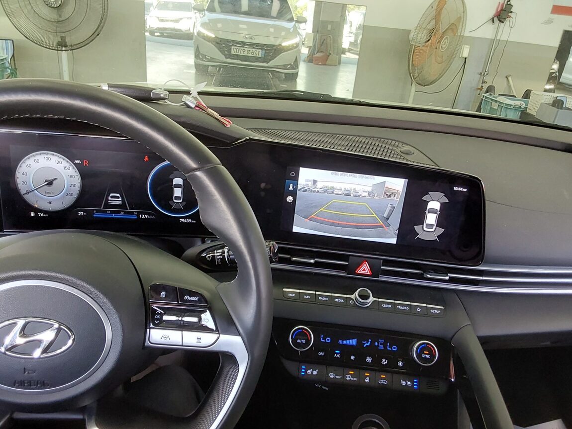 HYUNDAI AVANTE (CN7) 1.6 GASOLINE INSPIRATION 2023 - zdjęcie 17