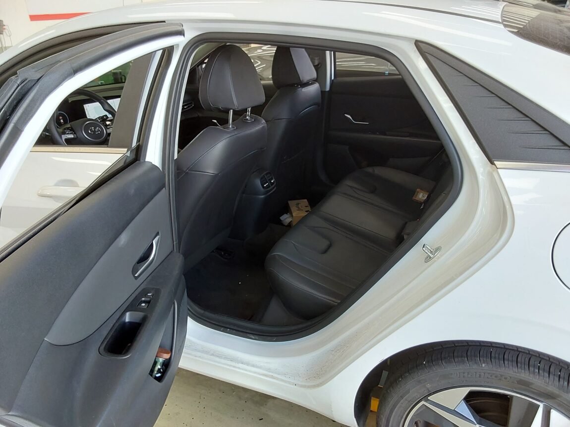 HYUNDAI AVANTE (CN7) 1.6 GASOLINE INSPIRATION 2023 - zdjęcie 12