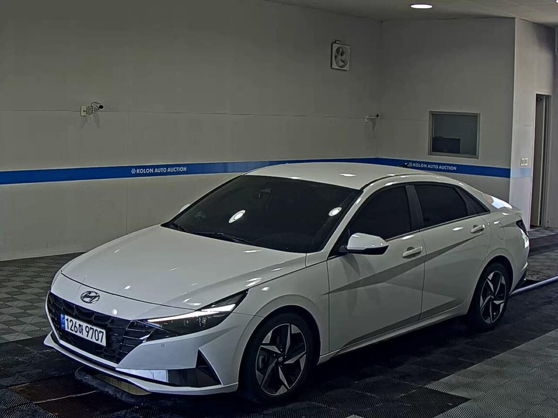 HYUNDAI AVANTE (CN7) 1.6 GASOLINE INSPIRATION 2023 - zdjęcie 2