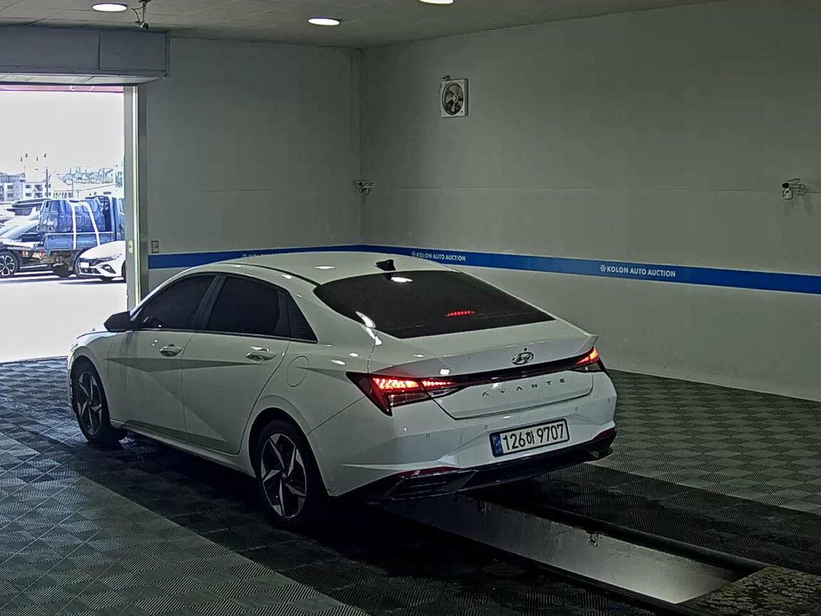 HYUNDAI AVANTE (CN7) 1.6 GASOLINE INSPIRATION 2023 - zdjęcie 6