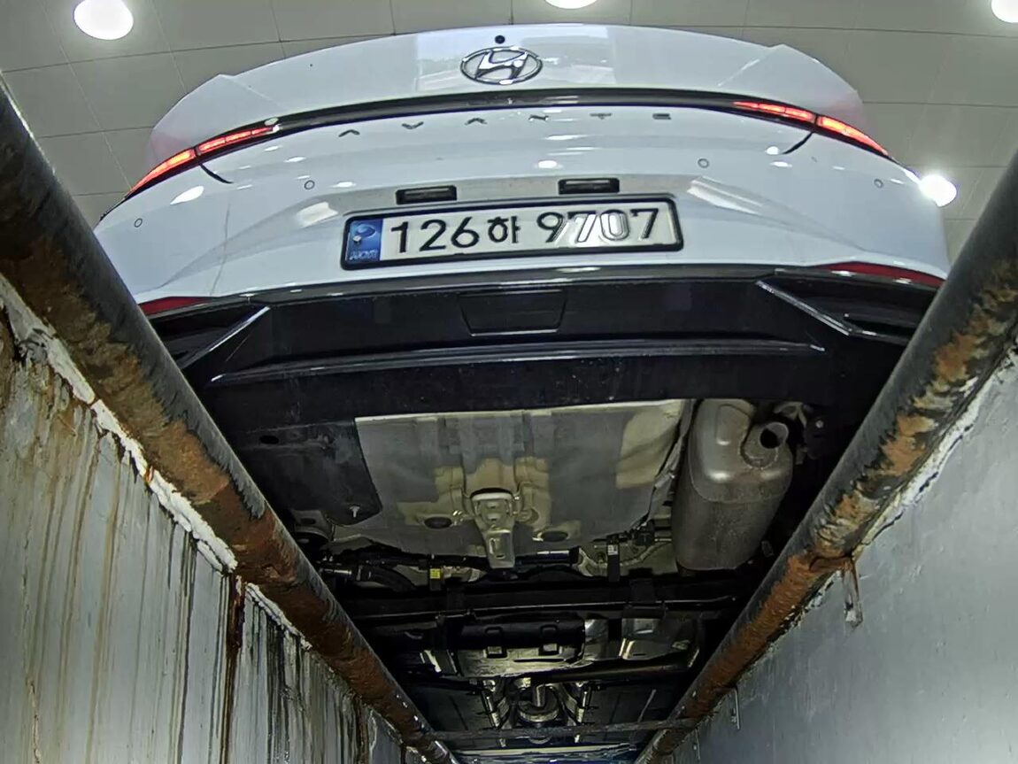 HYUNDAI AVANTE (CN7) 1.6 GASOLINE INSPIRATION 2023 - zdjęcie 8