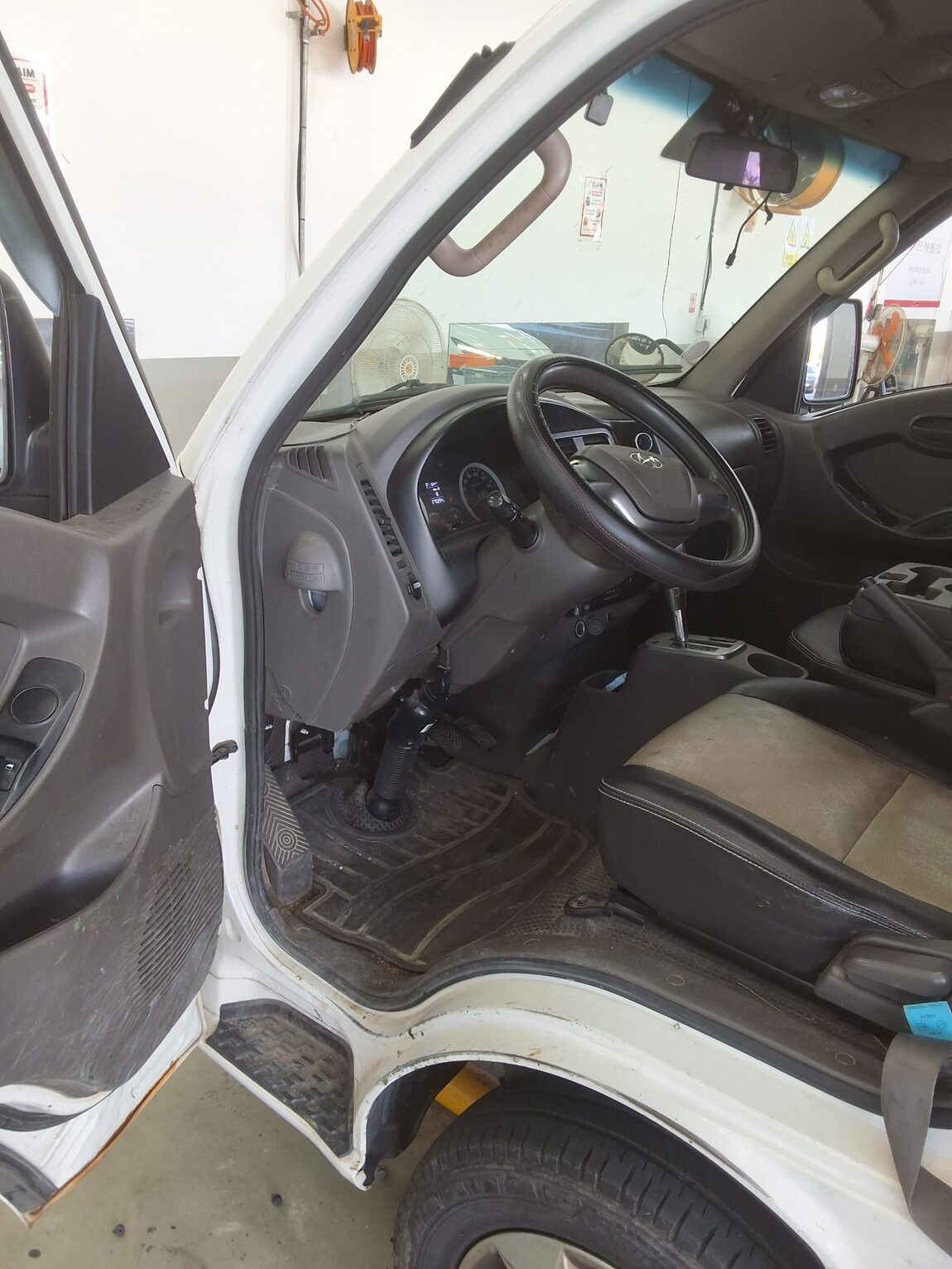 HYUNDAI PORTER II BUILT-IN BOX TRUCK DOUBLE CAB 2018 - zdjęcie 10