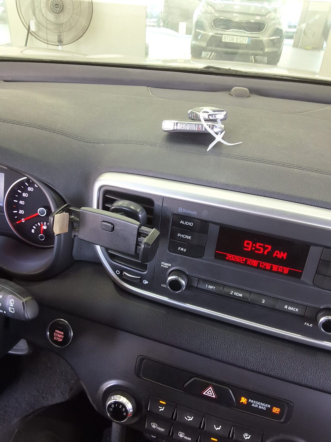 KIA SPORTAGE THE BOLD R2.0 DIESEL 2WD TRENDY 2020 - zdjęcie 17