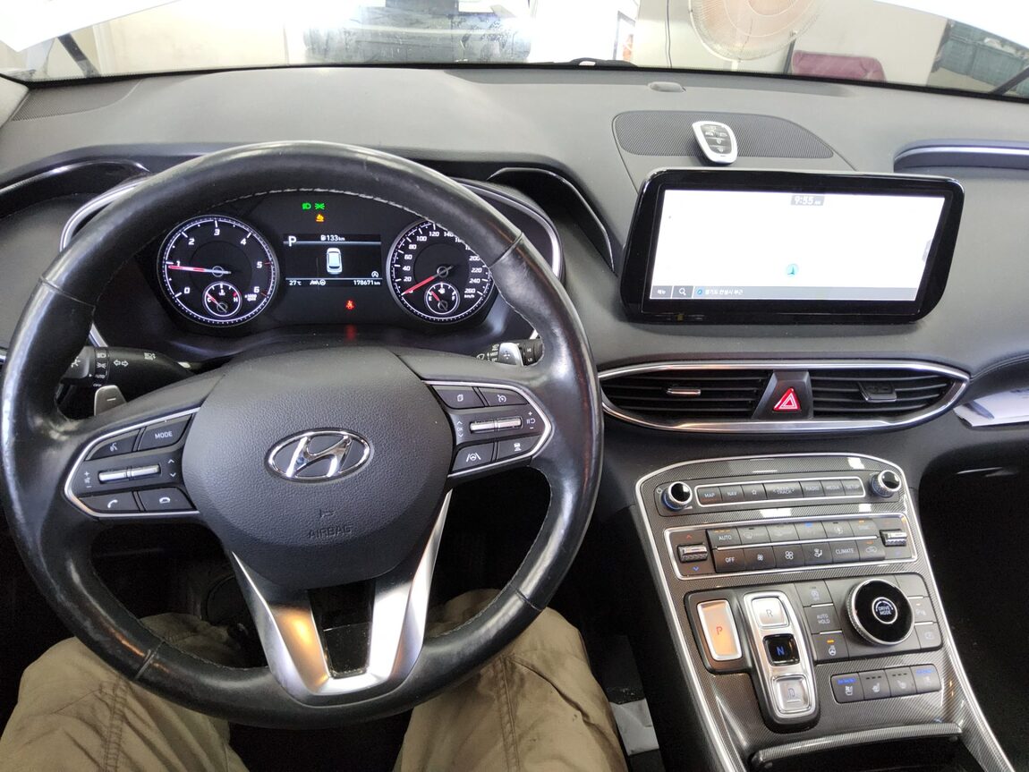 HYUNDAI THE NEW SANTA FE DIESEL 2.2 2WD PRESTIGE 2021 - zdjęcie 17
