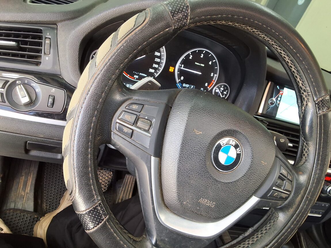 BMW X4 20d xDRIVE X LINE 2016 - zdjęcie 23