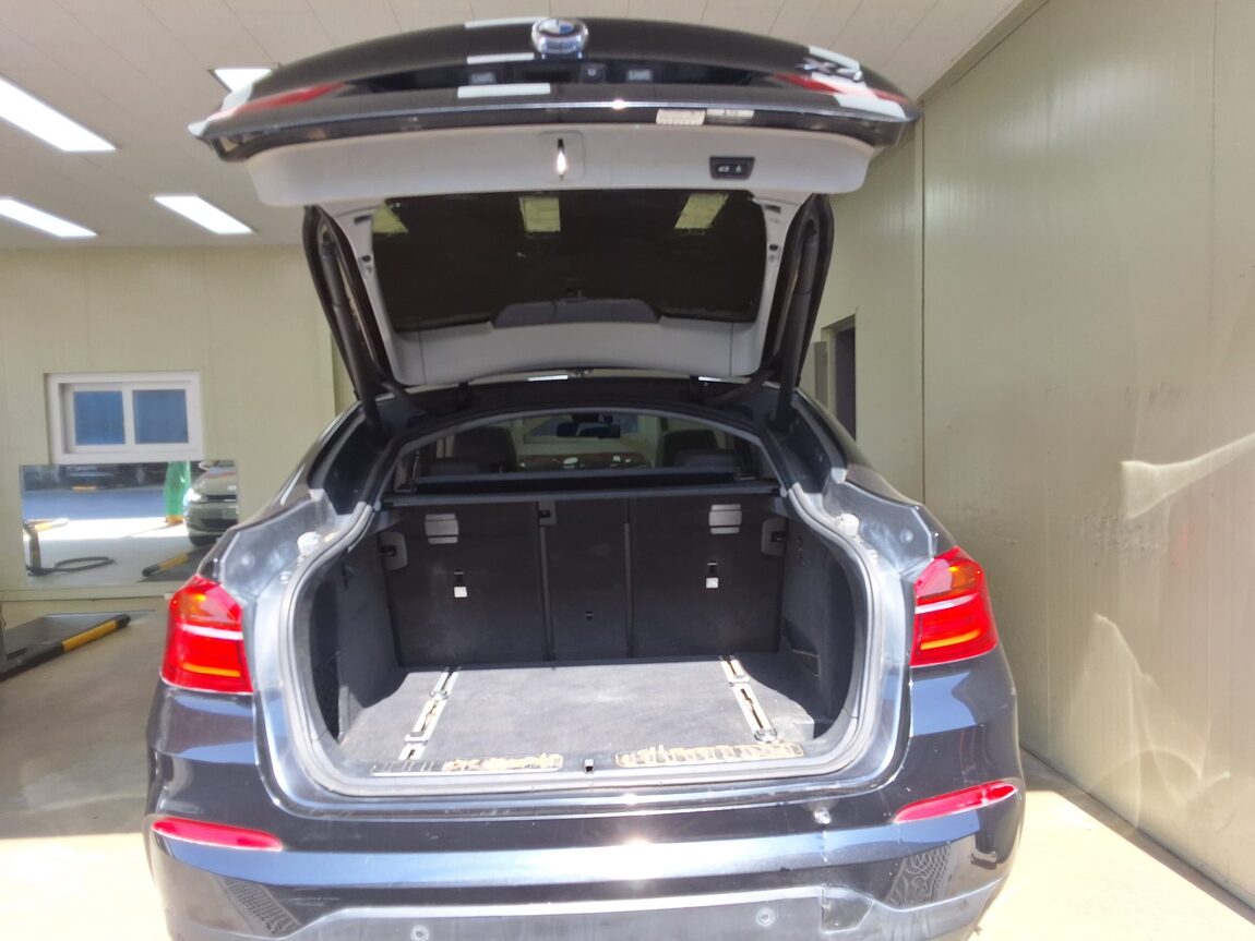 BMW X4 20d xDRIVE X LINE 2016 - zdjęcie 16