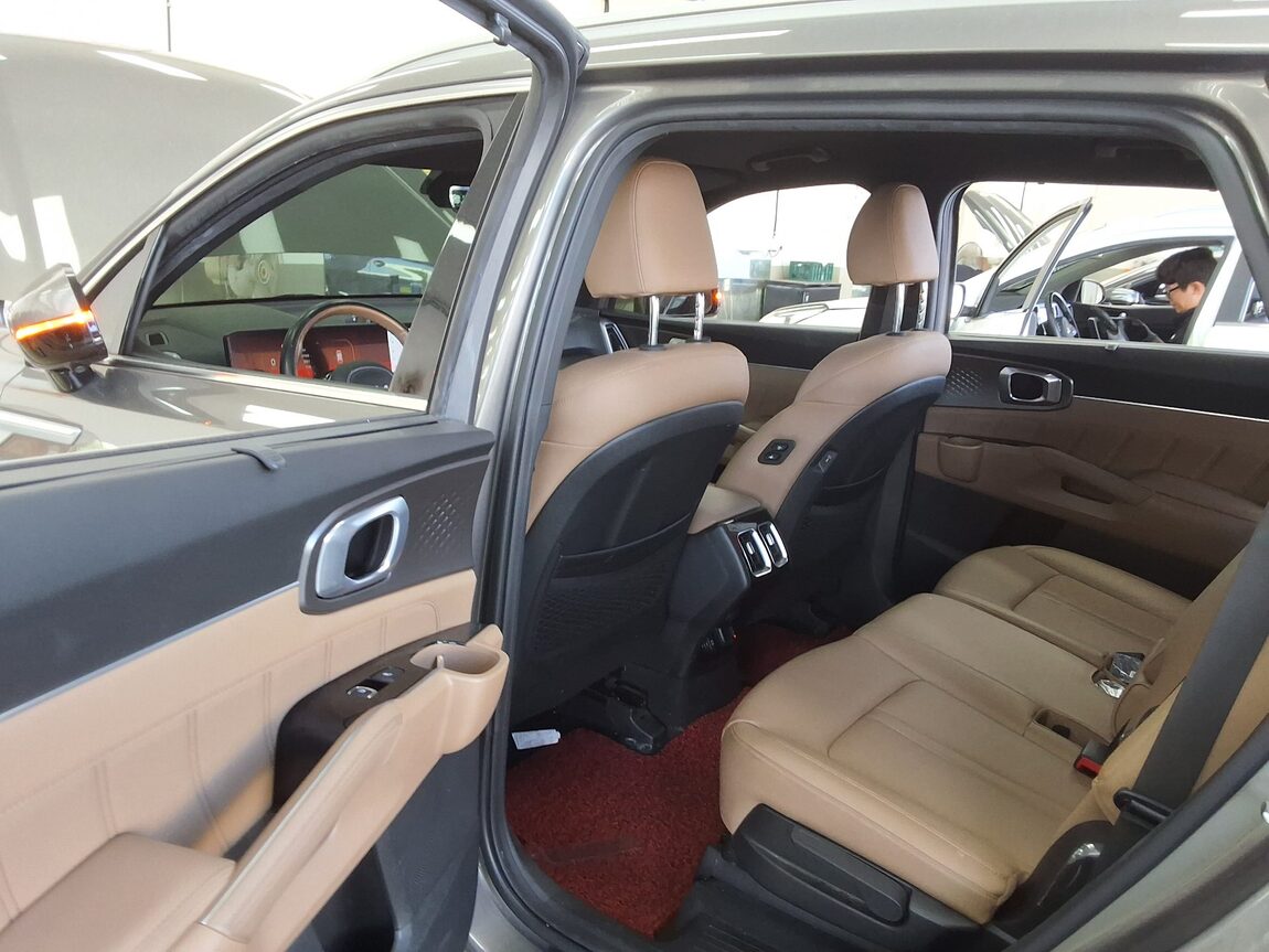 KIA THE NEW SORENTO (MQ4) 2.2 DIESEL 2WD NOBLESSE 2024 - zdjęcie 12