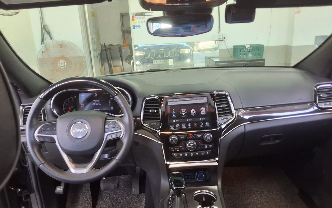 JEEP GRAND CHEROKEE (WK2) 3.0 V6 TURBO DIESEL OVERLAND 2019 - zdjęcie 11