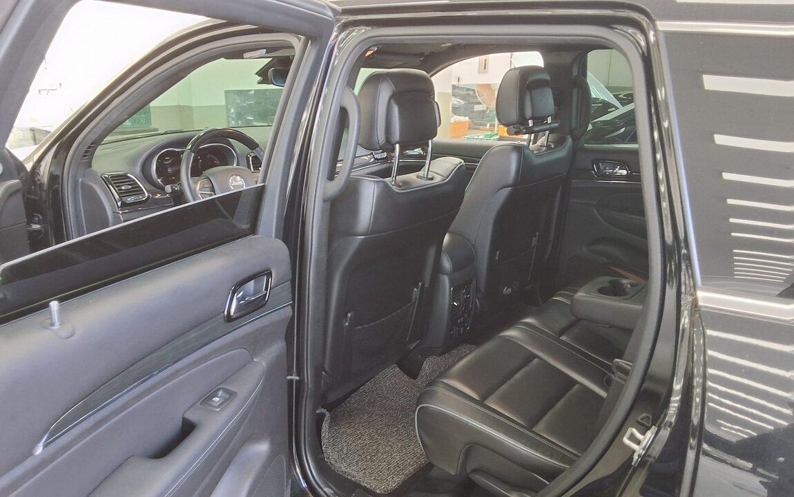 JEEP GRAND CHEROKEE (WK2) 3.0 V6 TURBO DIESEL OVERLAND 2019 - zdjęcie 12