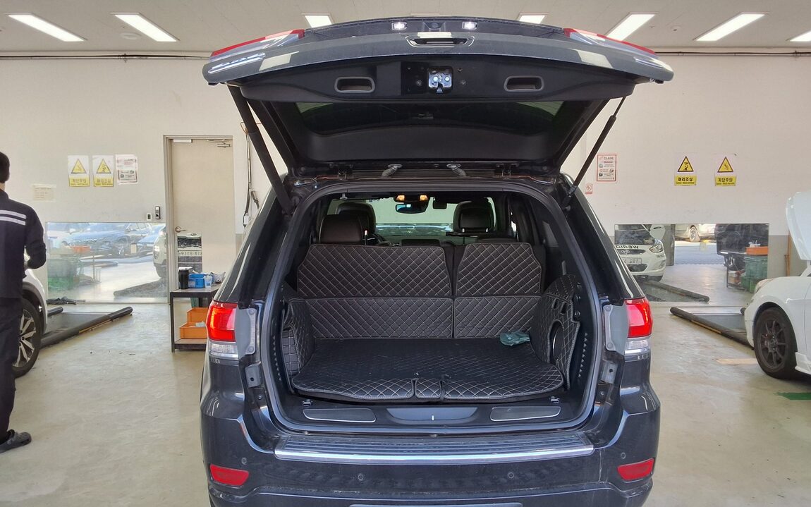 JEEP GRAND CHEROKEE (WK2) 3.0 V6 TURBO DIESEL OVERLAND 2019 - zdjęcie 15
