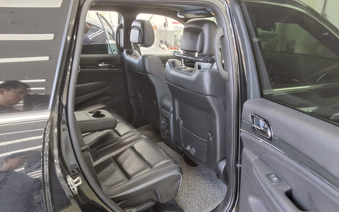 JEEP GRAND CHEROKEE (WK2) 3.0 V6 TURBO DIESEL OVERLAND 2019 - zdjęcie 13