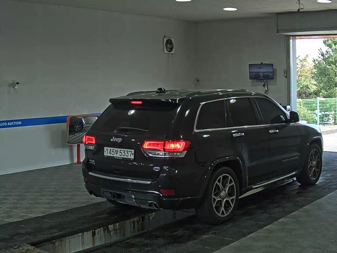 JEEP GRAND CHEROKEE (WK2) 3.0 V6 TURBO DIESEL OVERLAND 2019 - zdjęcie 5