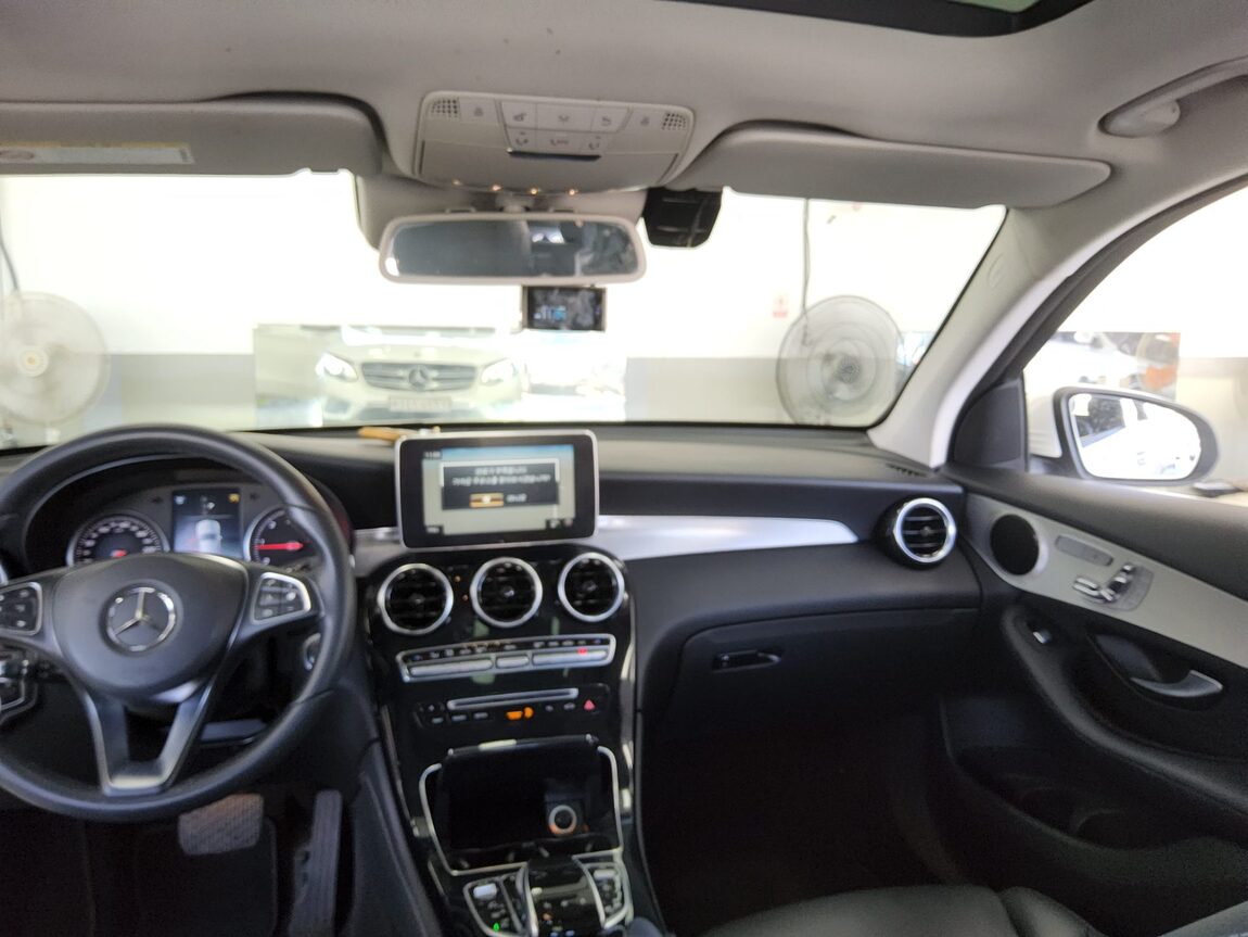 MERCEDES-BENZ GLC-CLASS GLC 220d 4MATIC 2018 - zdjęcie 11