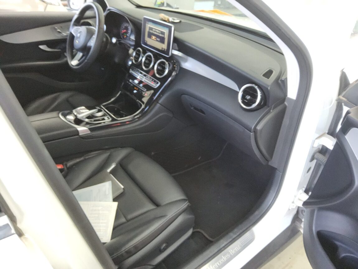 MERCEDES-BENZ GLC-CLASS GLC 220d 4MATIC 2018 - zdjęcie 14