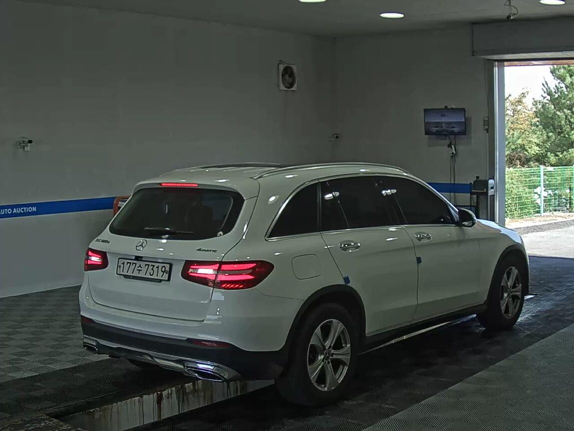MERCEDES-BENZ GLC-CLASS GLC 220d 4MATIC 2018 - zdjęcie 5