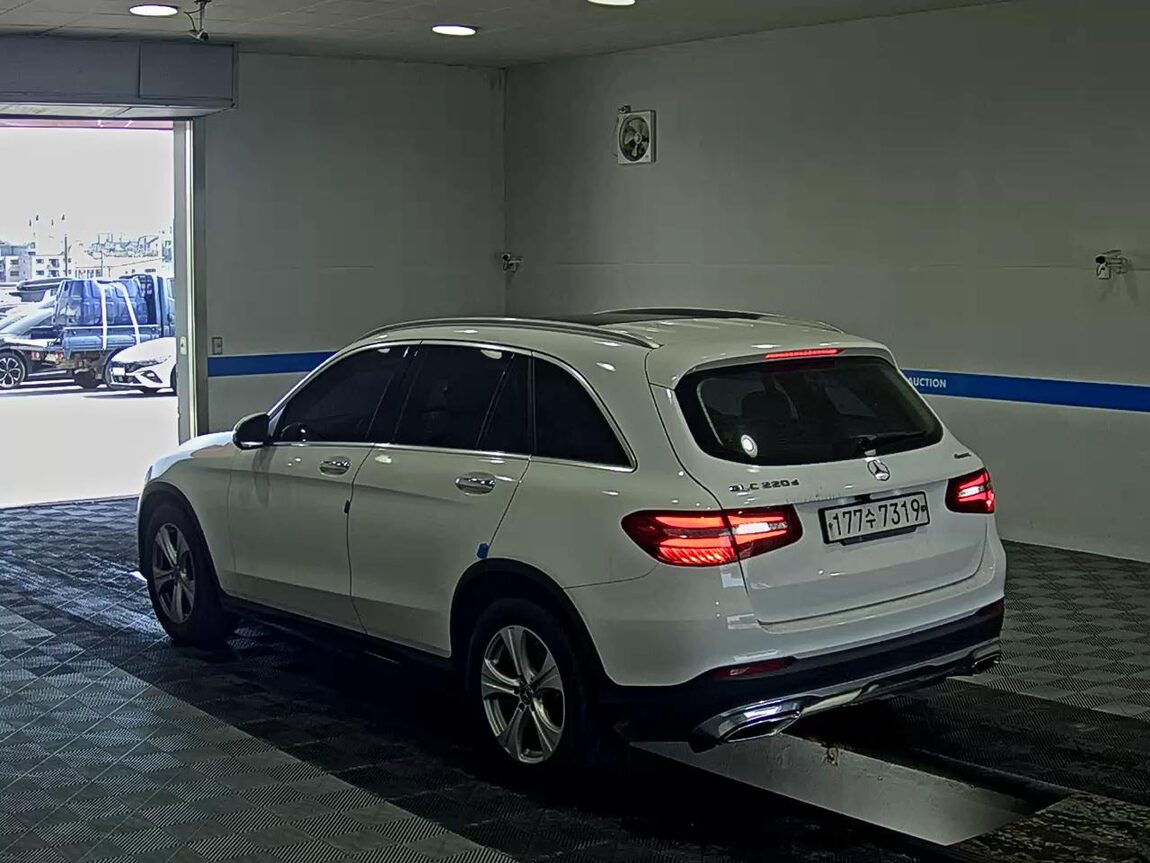 MERCEDES-BENZ GLC-CLASS GLC 220d 4MATIC 2018 - zdjęcie 6