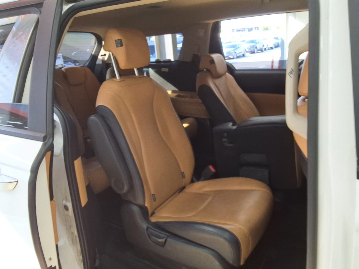 KIA NEW CARNIVAL (KA4) 11-SEATER GASOLINE PRESTIGE 2023 - zdjęcie 14