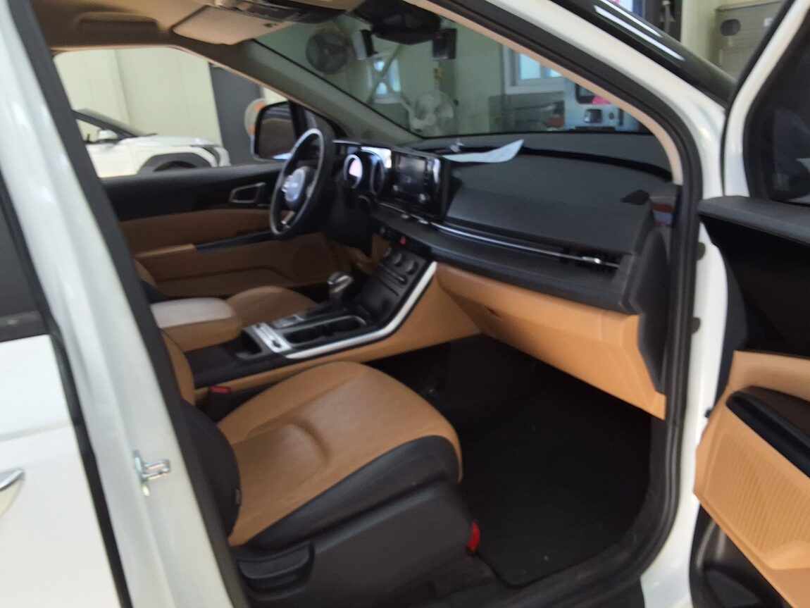 KIA NEW CARNIVAL (KA4) 11-SEATER GASOLINE PRESTIGE 2023 - zdjęcie 15