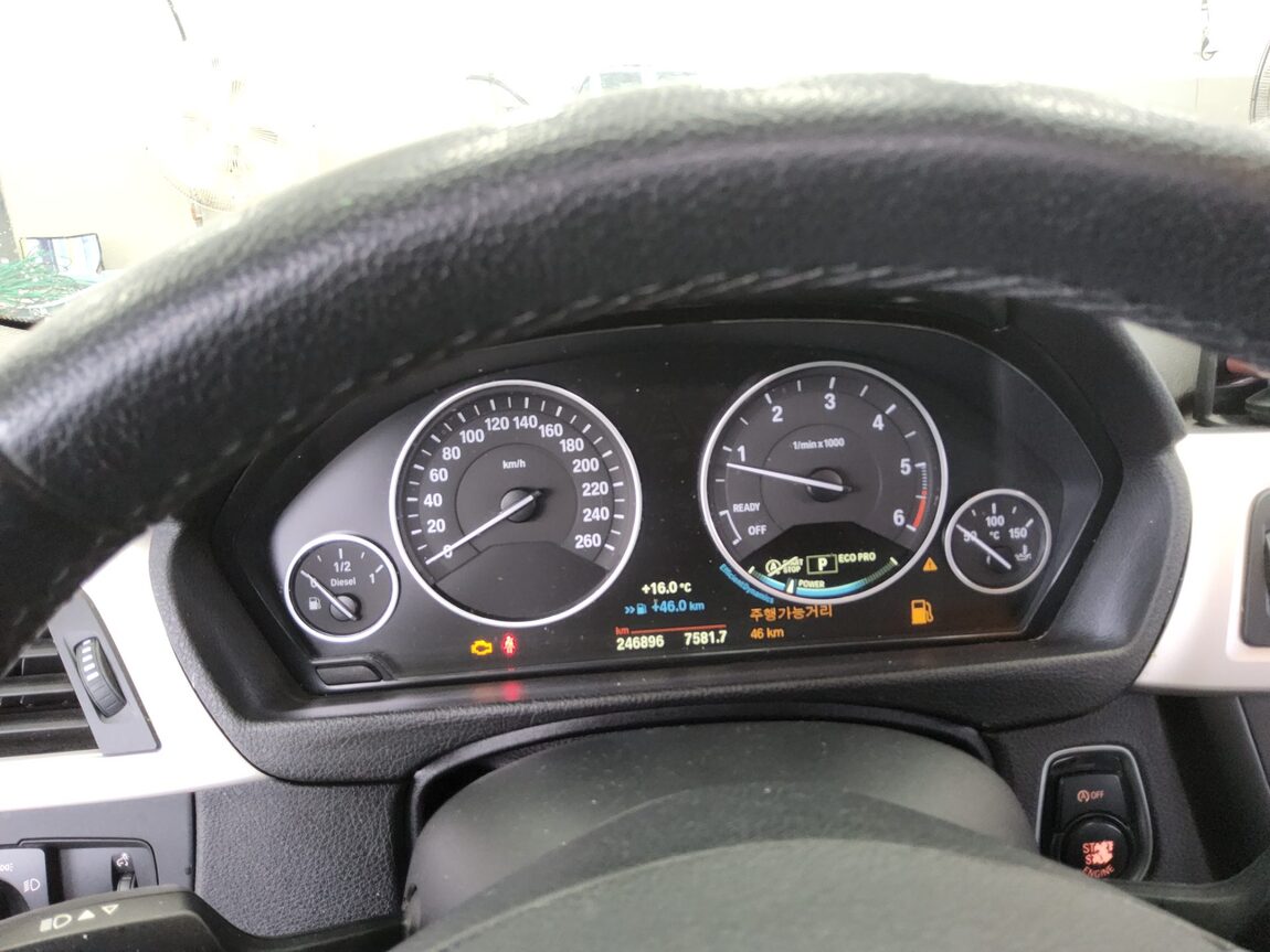 BMW 3 SERIES (6TH GEN) 320d ED EDITION 2015 - zdjęcie 9