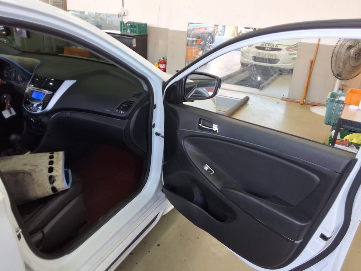HYUNDAI NEW ACCENT WIT 1.6 VGT PREMIER 2012 - zdjęcie 14
