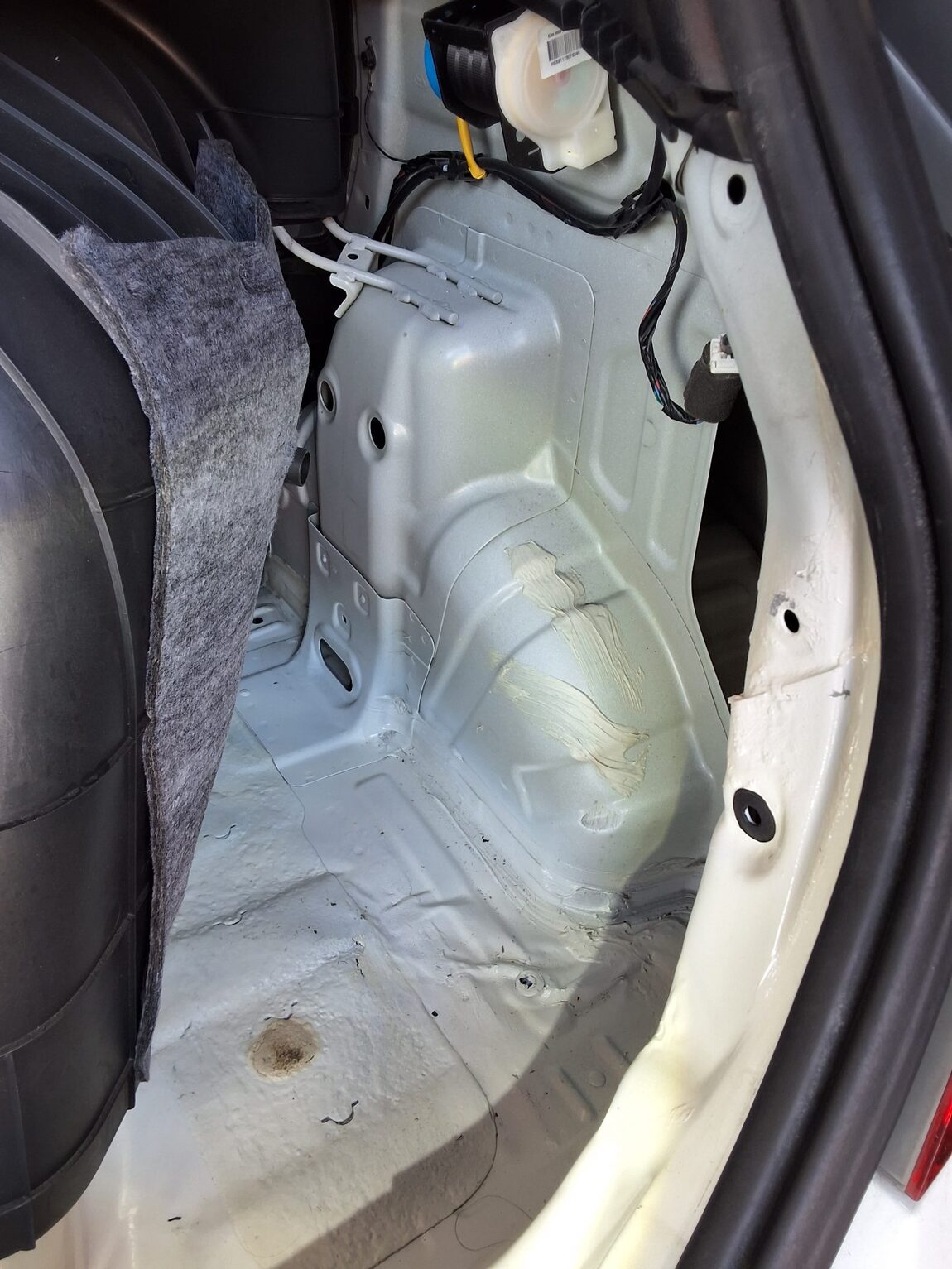 HYUNDAI NEW ACCENT WIT 1.6 VGT PREMIER 2012 - zdjęcie 29