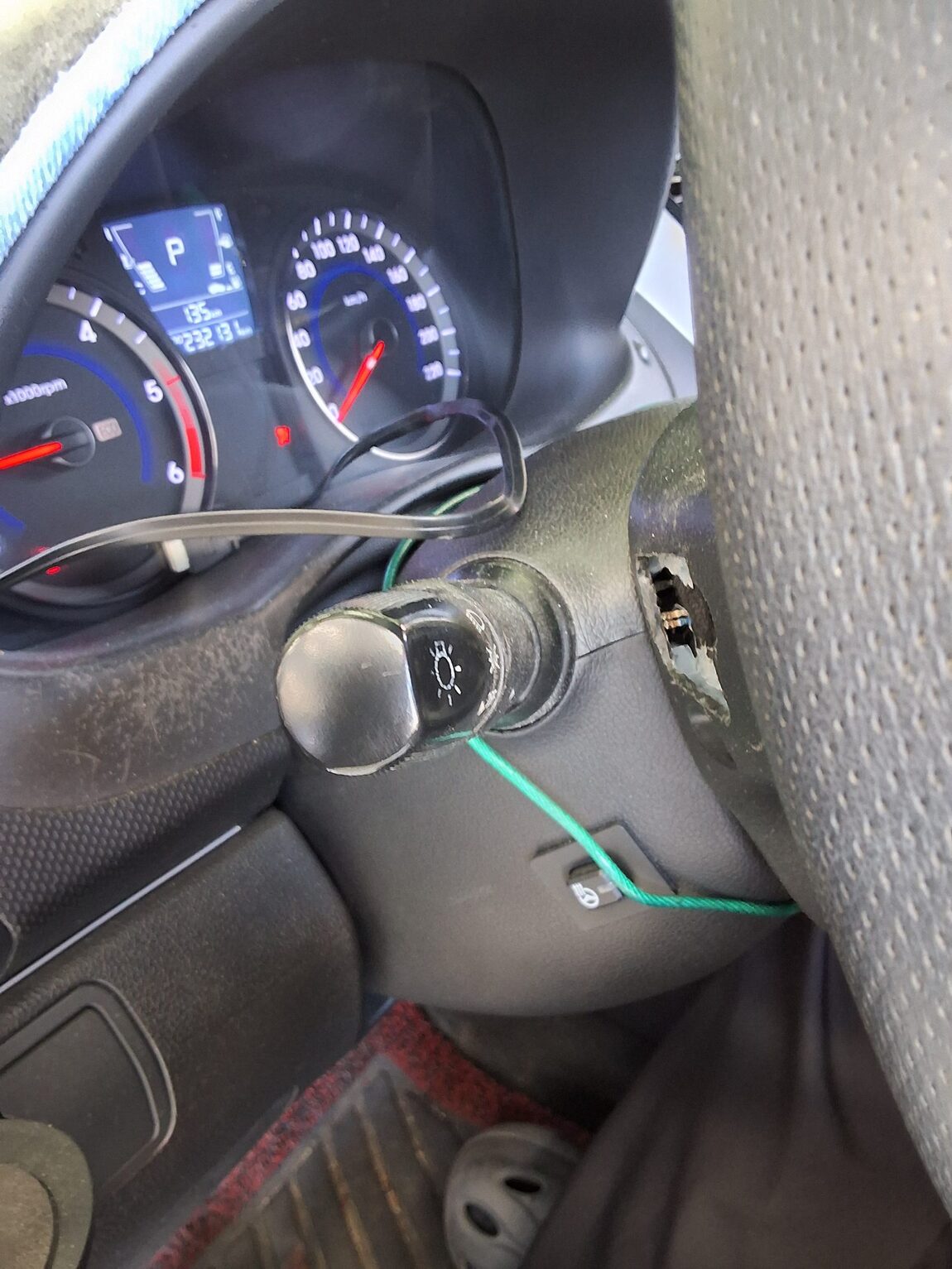 HYUNDAI NEW ACCENT WIT 1.6 VGT PREMIER 2012 - zdjęcie 32