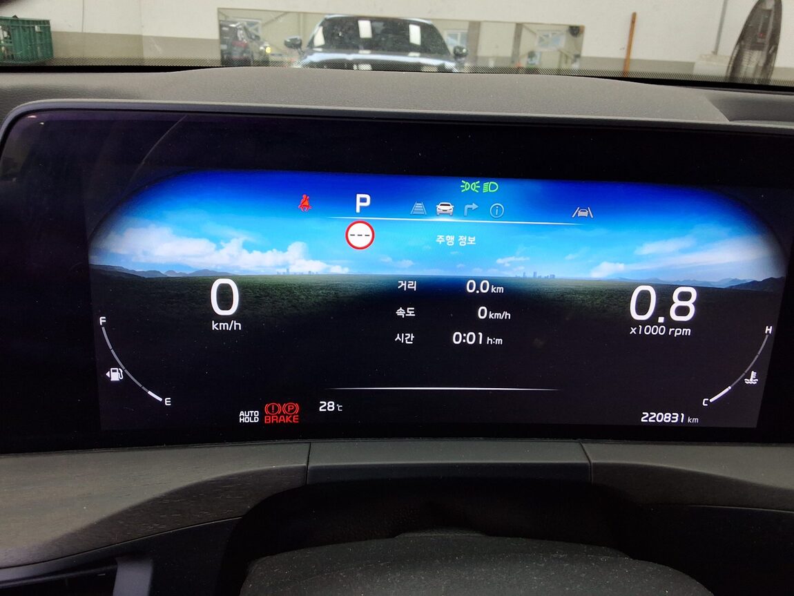 KIA K8 3.5 LPi RENTAL CAR PRESTIGE 2022 - zdjęcie 9