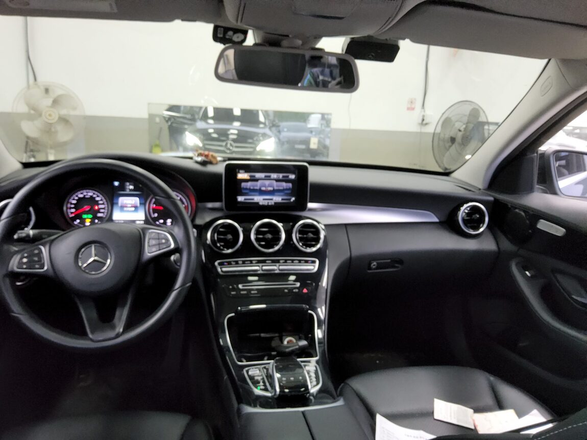 MERCEDES-BENZ C-CLASS (4TH GEN) C200 d 2017 - zdjęcie 11