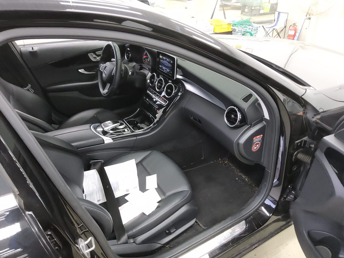 MERCEDES-BENZ C-CLASS (4TH GEN) C200 d 2017 - zdjęcie 14