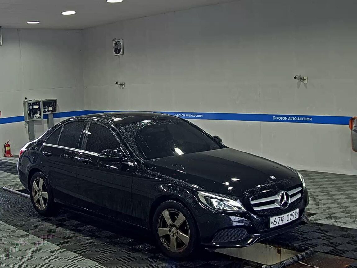MERCEDES-BENZ C-CLASS (4TH GEN) C200 d 2017 - zdjęcie 3