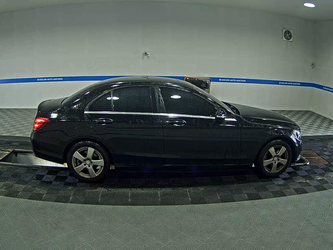 MERCEDES-BENZ C-CLASS (4TH GEN) C200 d 2017 - zdjęcie 4