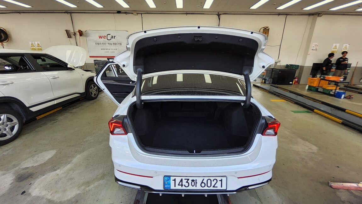 KIA NEW K5 HYBRID (DL3) 2.0 HEV NOBLESSE 2023 - zdjęcie 15