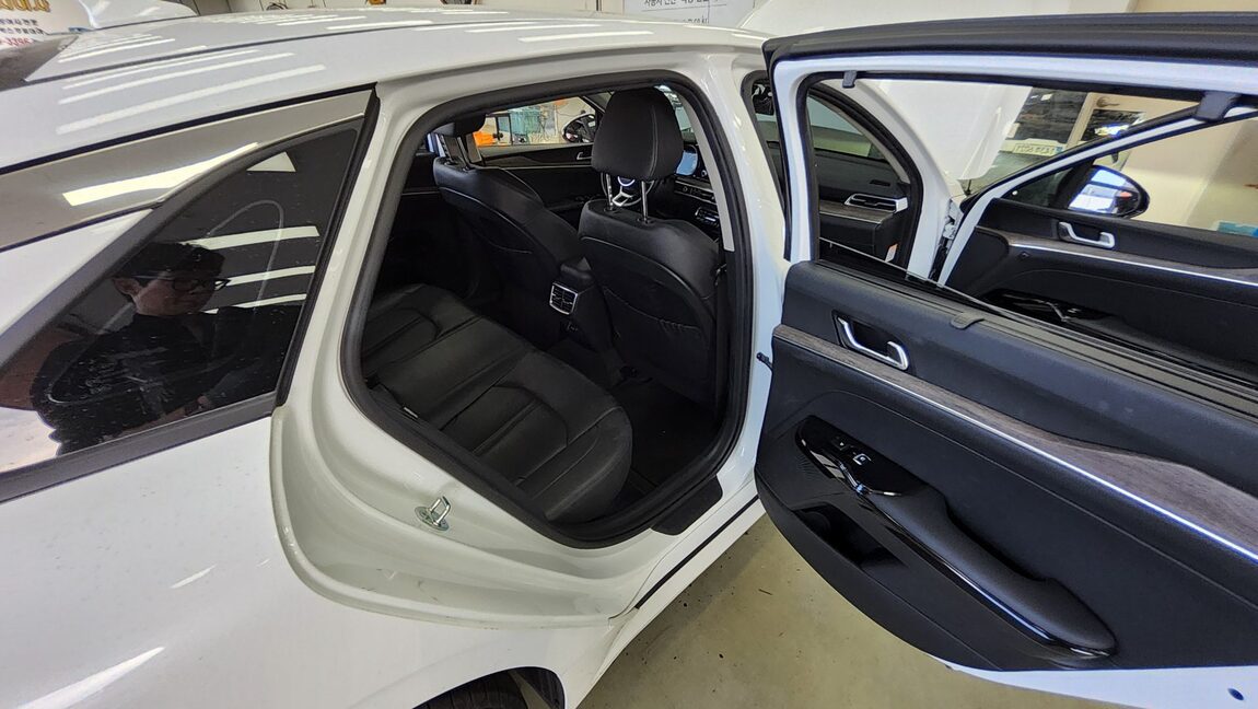 KIA NEW K5 HYBRID (DL3) 2.0 HEV NOBLESSE 2023 - zdjęcie 13