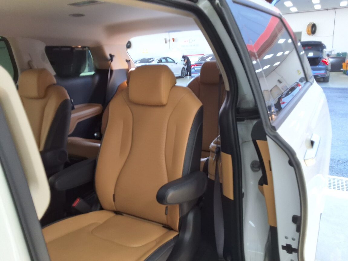 KIA NEW CARNIVAL (KA4) 9-SEATER DIESEL SIGNATURE 2023 - zdjęcie 13