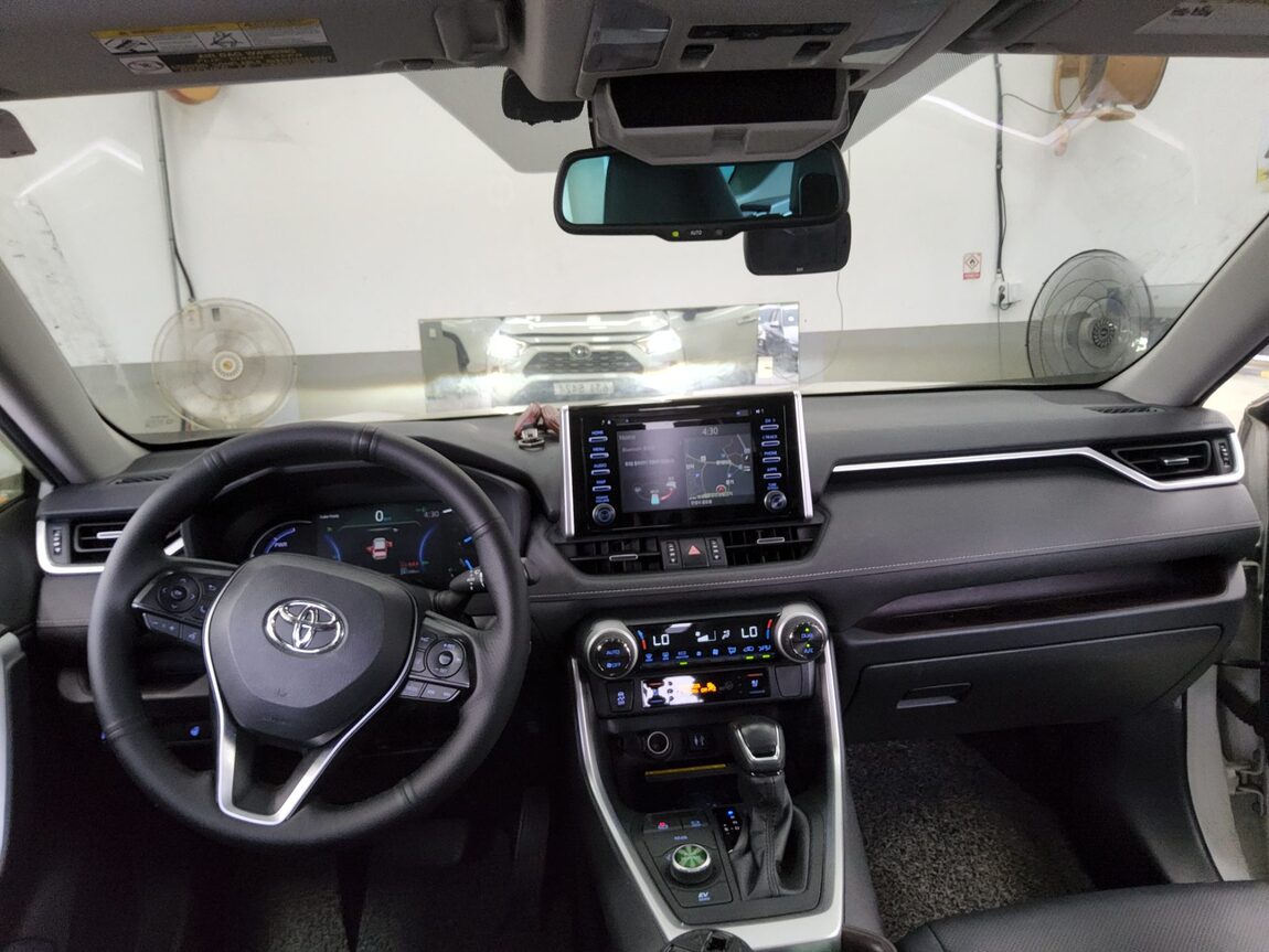 TOYOTA RAV4 (5TH GEN) 2.5 AWD HYBRID 2019 - zdjęcie 11