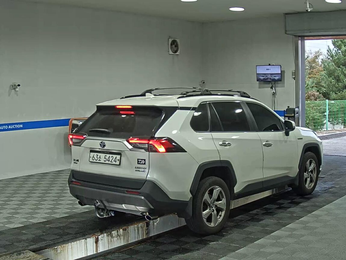 TOYOTA RAV4 (5TH GEN) 2.5 AWD HYBRID 2019 - zdjęcie 5
