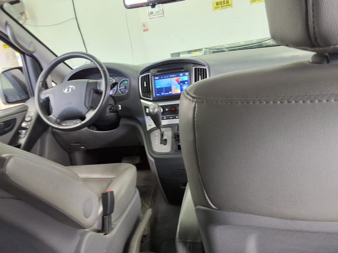 HYUNDAI THE NEW GRAND STAREX 5-SEATER DIESEL VAN SMART 2019 - zdjęcie 11