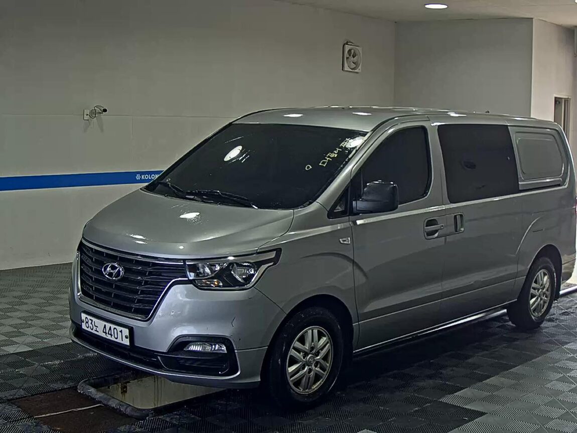 HYUNDAI THE NEW GRAND STAREX 5-SEATER DIESEL VAN SMART 2019 - zdjęcie 2
