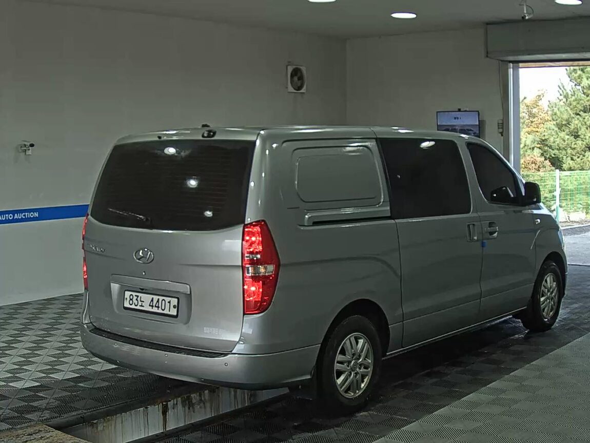 HYUNDAI THE NEW GRAND STAREX 5-SEATER DIESEL VAN SMART 2019 - zdjęcie 5