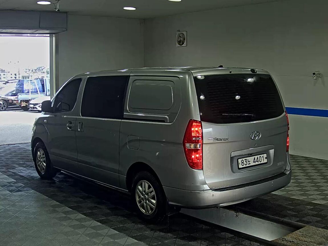 HYUNDAI THE NEW GRAND STAREX 5-SEATER DIESEL VAN SMART 2019 - zdjęcie 6