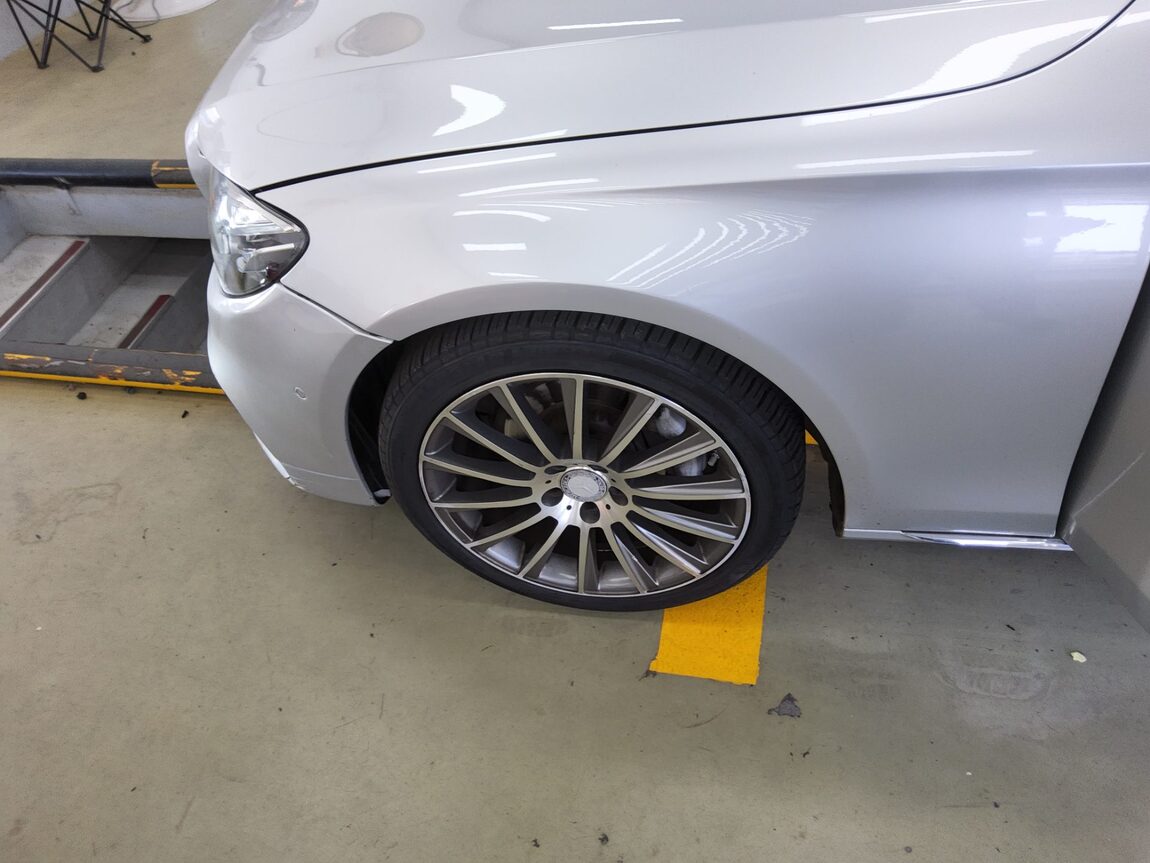 MERCEDES-BENZ E-CLASS (5TH GEN) E220d AVANTGARDE 2017 - zdjęcie 23