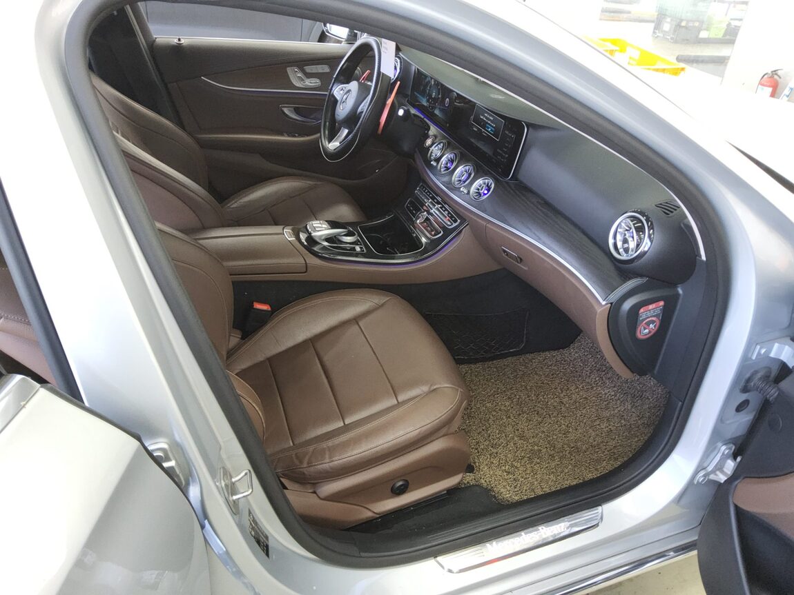 MERCEDES-BENZ E-CLASS (5TH GEN) E220d AVANTGARDE 2017 - zdjęcie 14