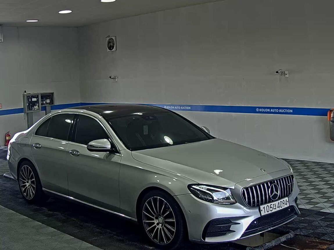 MERCEDES-BENZ E-CLASS (5TH GEN) E220d AVANTGARDE 2017 - zdjęcie 3
