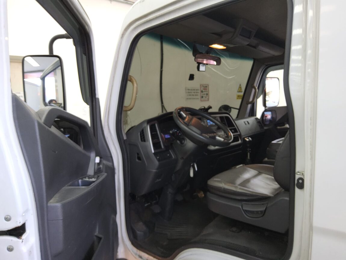 HYUNDAI ALL NEW MIGHTY 3.5 TON SUPER CAB LONG WHEELBASE HIGH DECK 2015 - zdjęcie 10