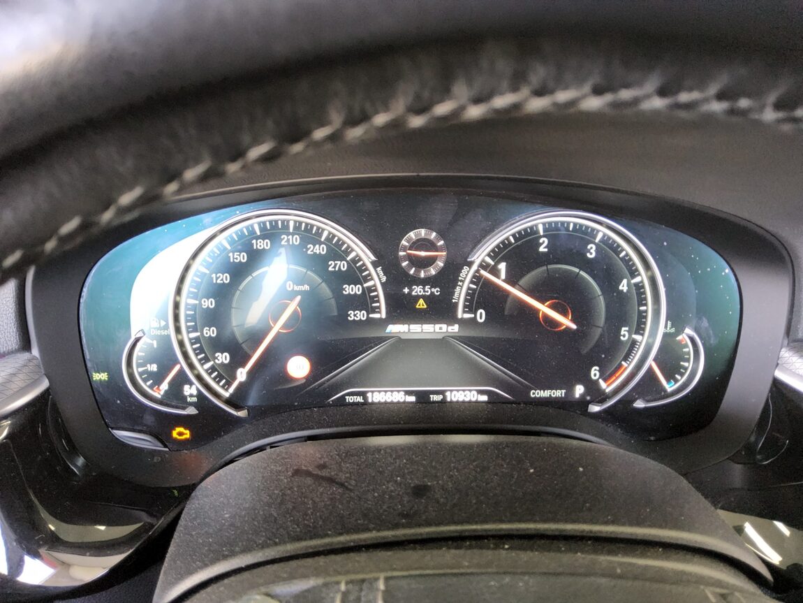 BMW 5 SERIES (7TH GEN) 520d M SPORT PACK 2017 - zdjęcie 9
