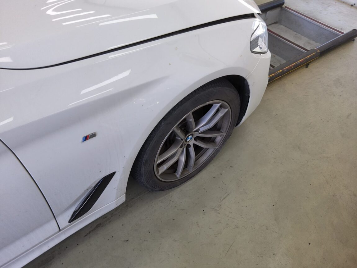 BMW 5 SERIES (7TH GEN) 520d M SPORT PACK 2017 - zdjęcie 22