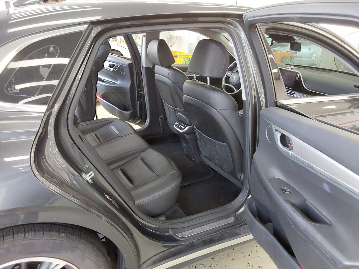 HYUNDAI THE NEW GRANDEUR IG LPi 3.0 RENTAL CAR MODERN 2021 - zdjęcie 13